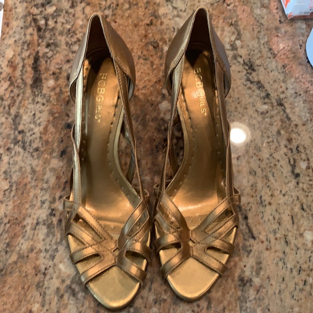 Bcbg pumps.  Super cute.  8B size